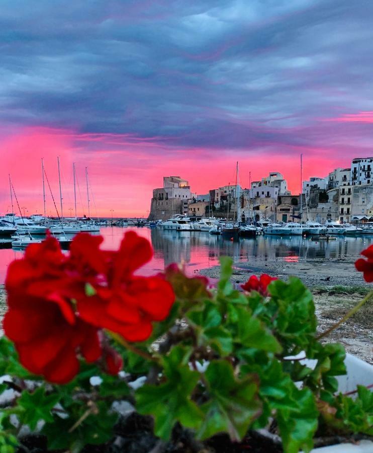 Hotel Cala Marina カステッランマーレ・デル・ゴルフォ エクステリア 写真